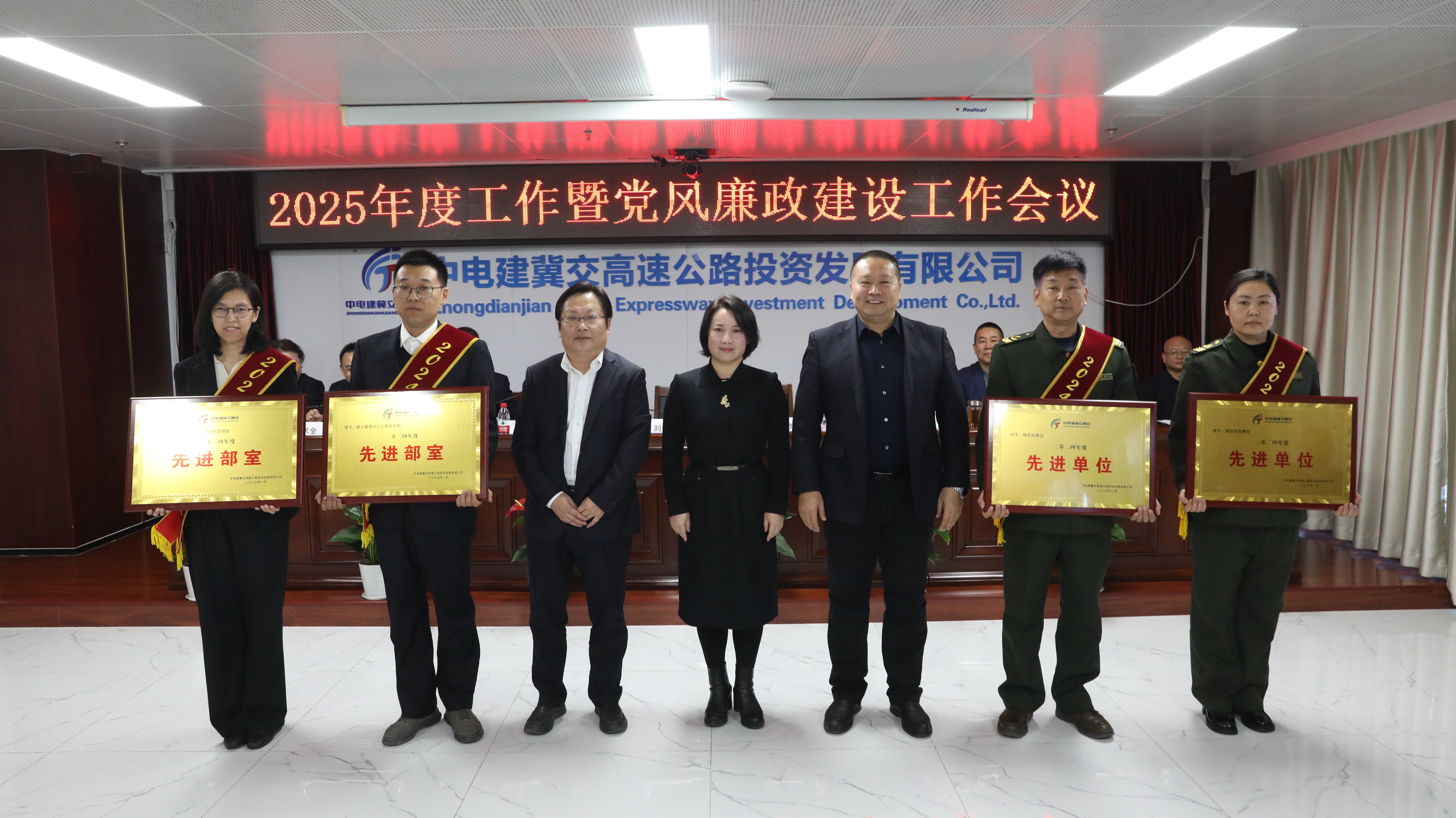 C:\Users\Administrator\Desktop\1.jpg C:\Users\Administrator\Desktop\1.jpg