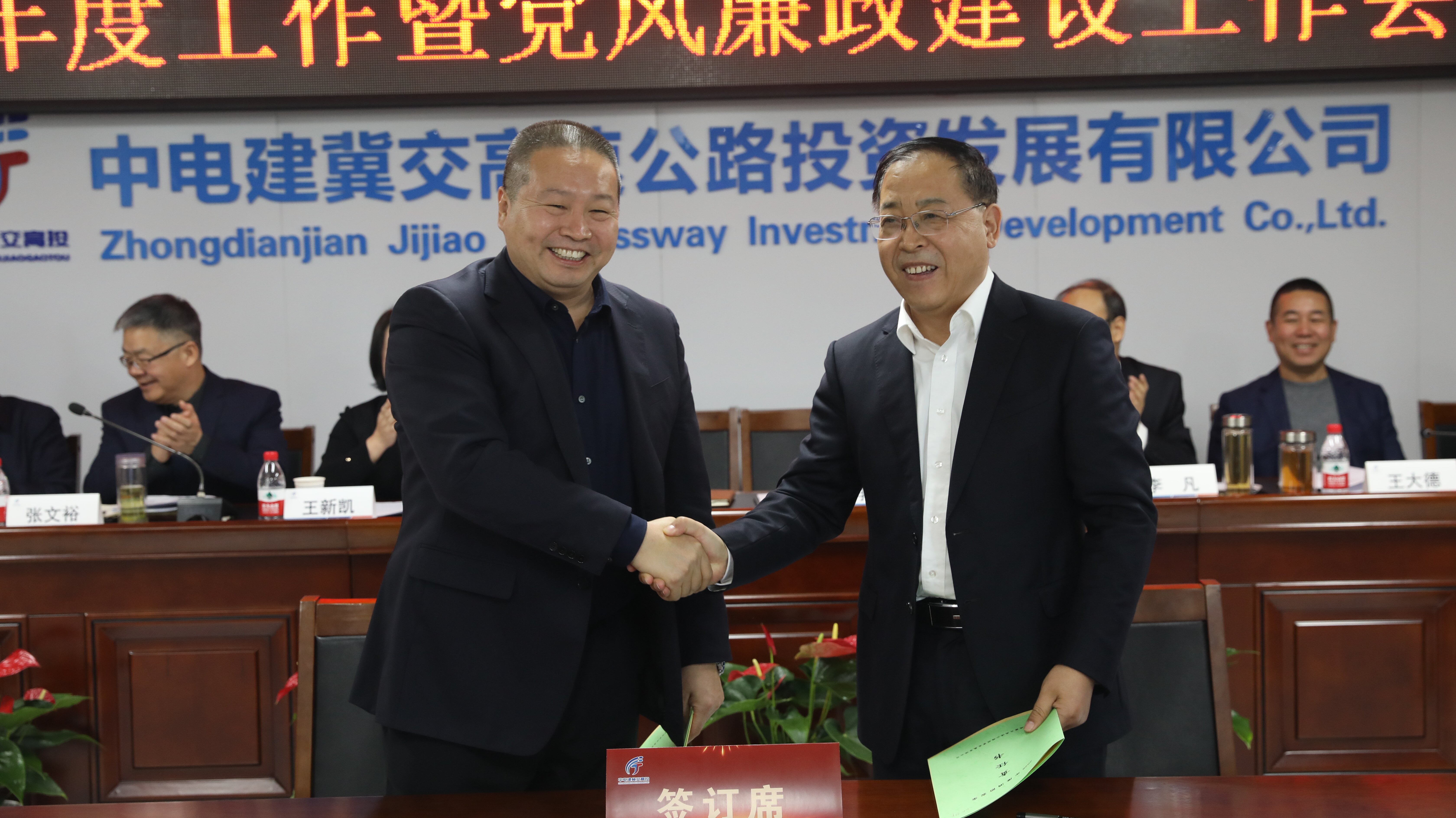 C:\Users\Administrator\Desktop\11.jpg C:\Users\Administrator\Desktop\11.jpg