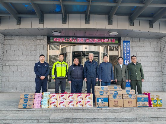 春节慰问保定支队.jpg 春节慰问保定支队.jpg