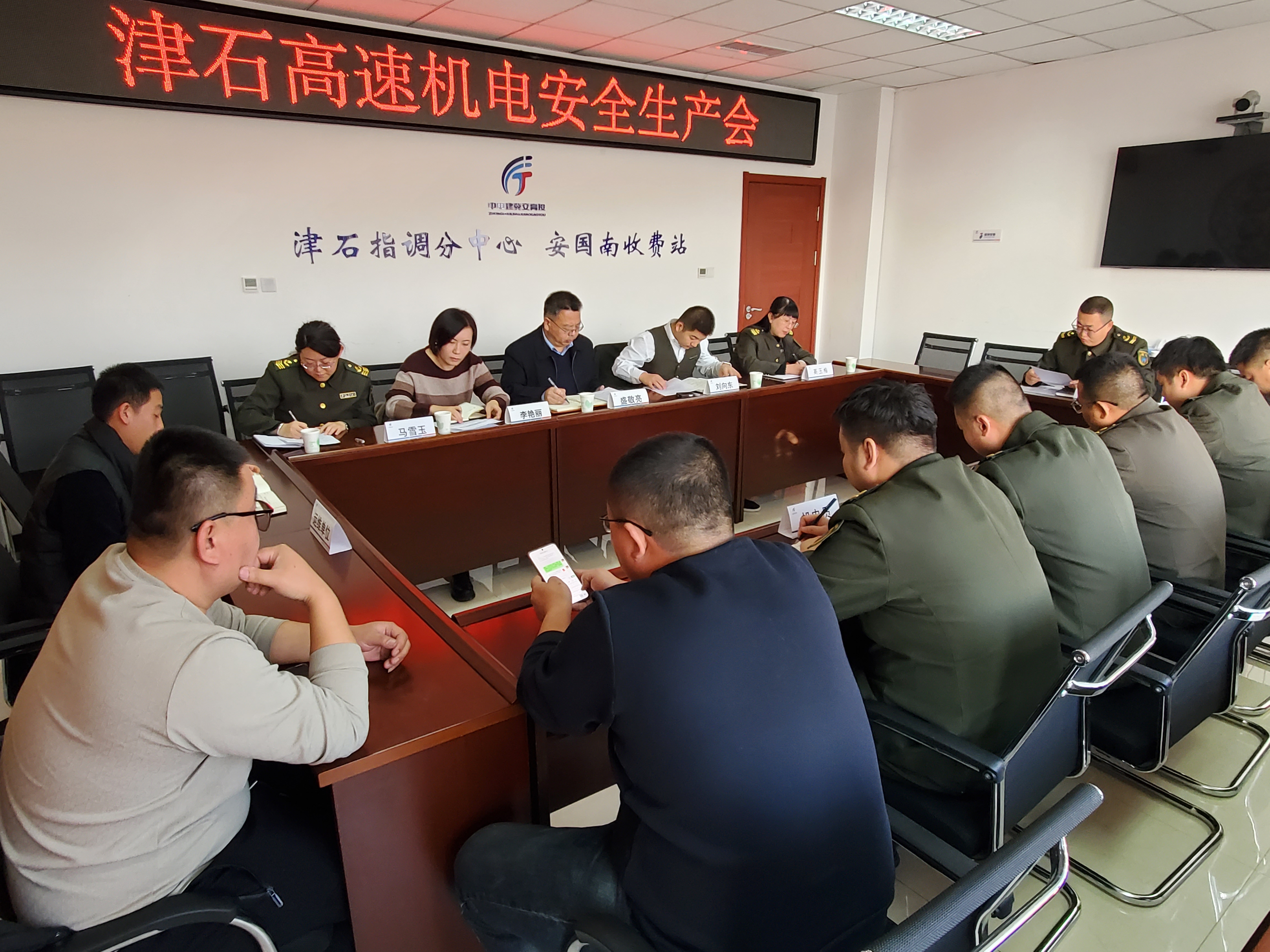 6724f0cc7b9b0017ca16cf3f70faee4.jpg 6724f0cc7b9b0017ca16cf3f70faee4.jpg