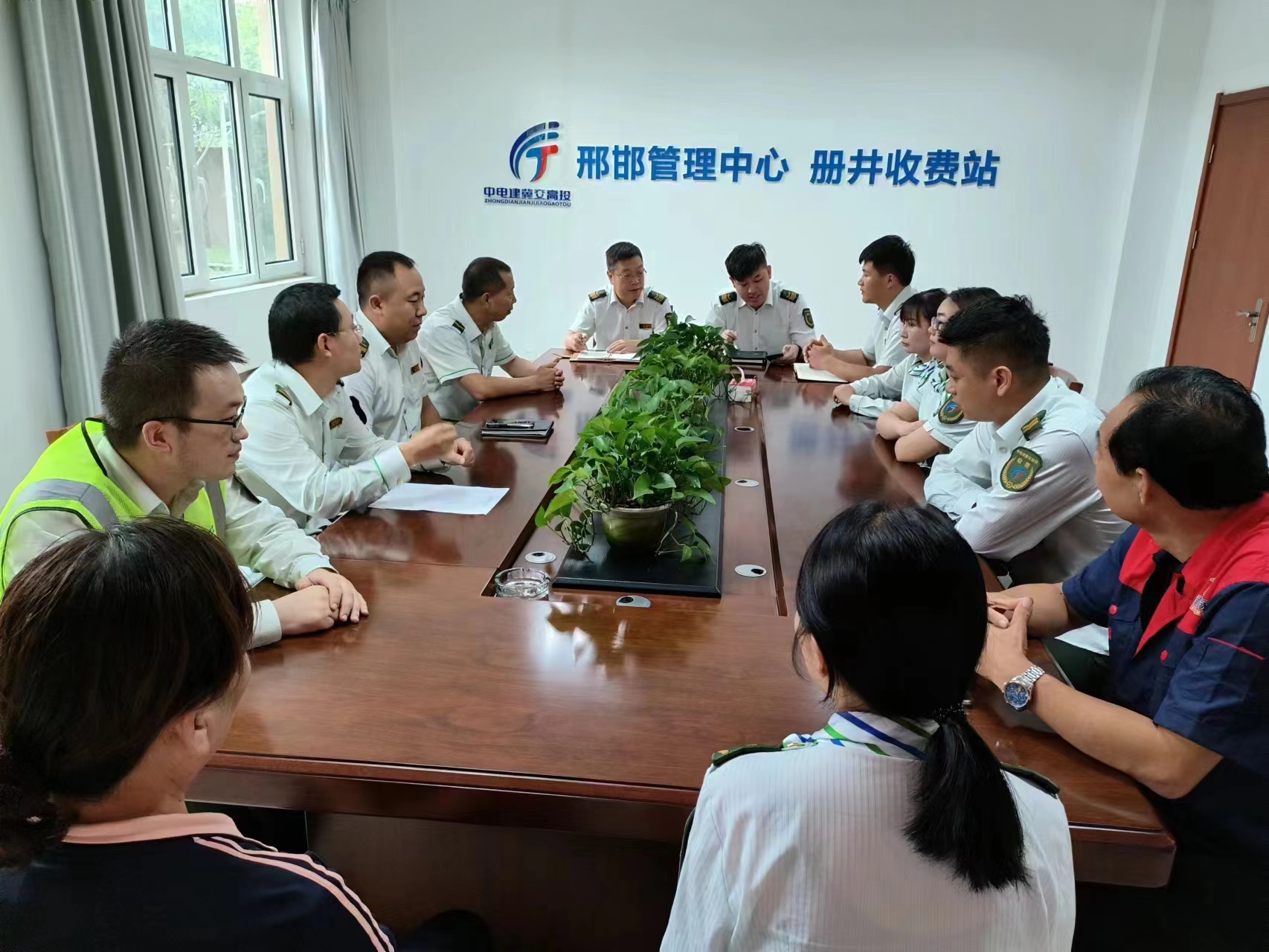 1e41e407f27341d188644a6a72b5773.jpg 1e41e407f27341d188644a6a72b5773.jpg