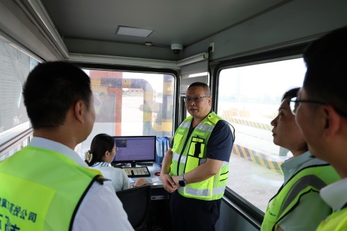 C:\Users\lenovo\Desktop\20250731-火狐官方网页版-火狐(中国)赴津石调研\3.JPG C:\Users\lenovo\Desktop\20250731-火狐官方网页版-火狐(中国)赴津石调研\3.JPG