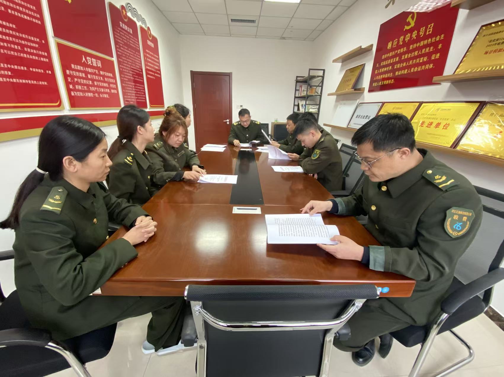 C:\Users\Administrator\Desktop\3758ece42690d0bc6581f7f09cd1583f.jpg C:\Users\Administrator\Desktop\3758ece42690d0bc6581f7f09cd1583f.jpg