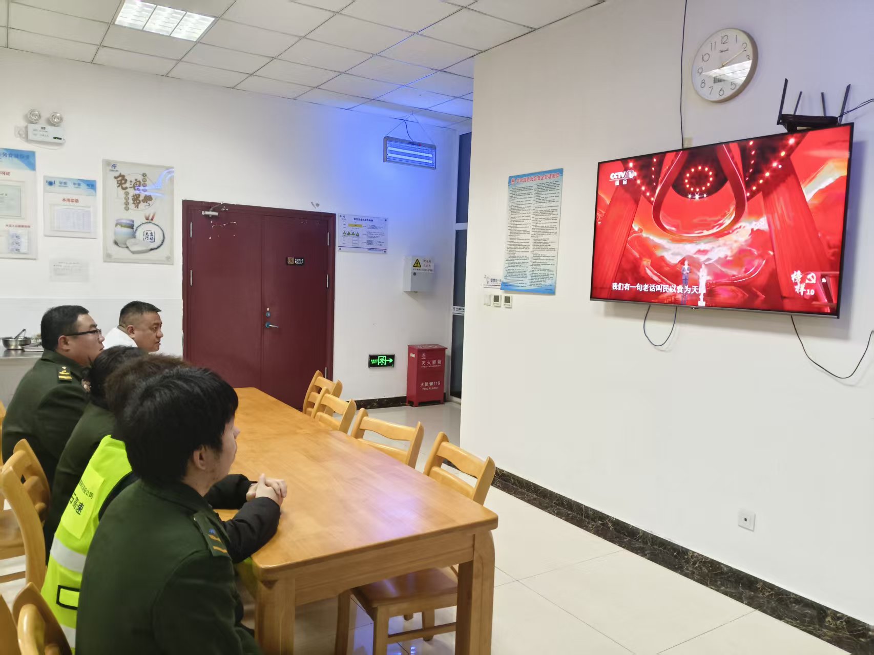 6986fa6edb67a1954ad56554a7cc6f5f.jpg 6986fa6edb67a1954ad56554a7cc6f5f.jpg