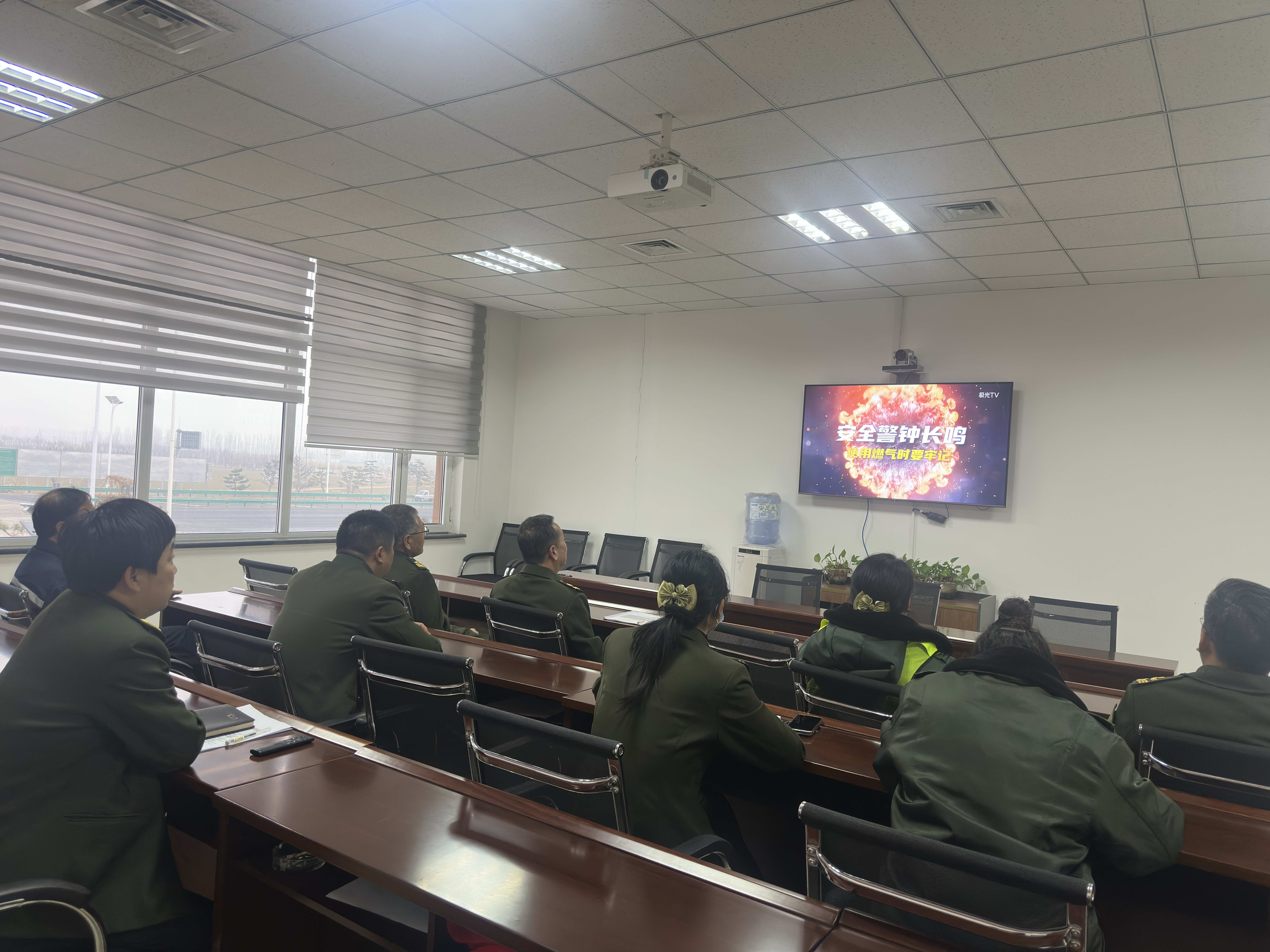 4546acaff8b7d4e50cf073a812b95d81.jpg 4546acaff8b7d4e50cf073a812b95d81.jpg